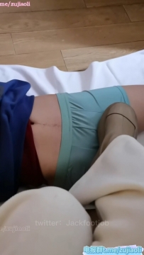 皮靴裸足搓鸡足交