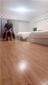 【调教视频】【夫妻主糖糖】开发素人小白狗 JS260326-45