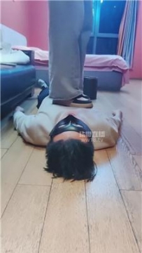 【调教视频】【酒酿丸子s】运动鞋白袜踩踏 JS260110-27