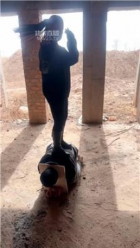 【调教视频】【贝拉】户外工地暴力虐打 JS260226-20