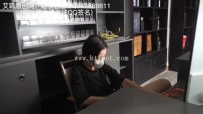 29631  【樱女王】樱女王惩罚变态客人，美脚伺候，脚丫白嫩性感，舔的真爽！