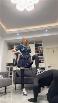 【调教视频】【酒鸽】及膝袜踩虐犬化贱奴 bf54111