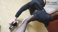 13301【黑丝诱惑】文员小颖黑丝高跟插嘴拧乳头