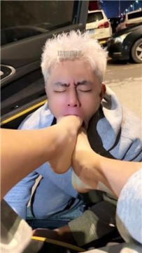 【调教视频】【芭比の狗】车内玩下贱男友 JS260520-56