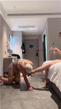 【调教视频】【灵汐】强制滴蜡踩虐变成狗 JS251019-14