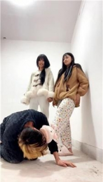 【调教视频】【九月】双S-精神小妹楼道处刑 JS260303-24