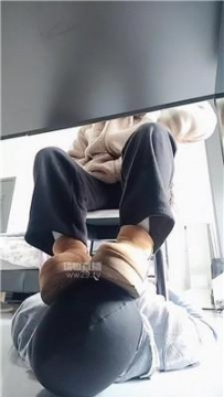 【调教视频】【思思】白袜脚无意识物化家奴 JS260324-7