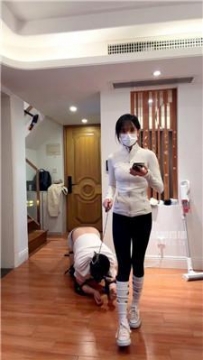 【调教视频】【暴力美学s】白袜女神训化人形犬 JS260317-26