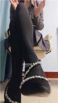 【第一视角】【微莱】母狗老婆开Y趴    251015-30