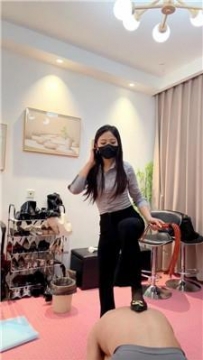 【调教视频】【玫瑰】气质御姐踩虐地毯奴 bf61287