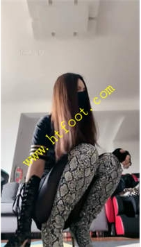 TL27766 十三姨】闻RUSH耳光藤条抽打屁股31分钟