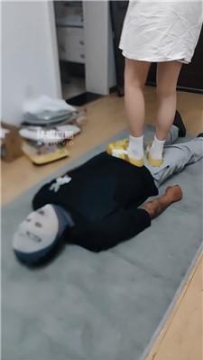 【调教视频】【甜甜】脏鞋白袜全体重跳踩 JS250813-46