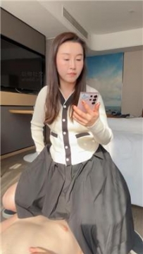 【调教视频】【金融女主】坐在狗脸上聊天 JS250102-41