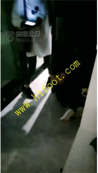 TL22613 亦菲】等素人闺蜜来第一次让狗子开发她做女王67分钟