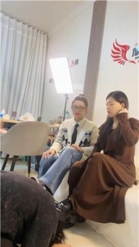 【调教视频】【猫咪大大】带素人闺蜜暴打贱狗【双视角版】 JS251105-23