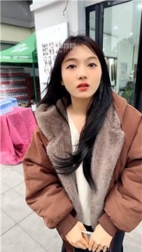 【调教视频】【JonyZ】羞涩女神脚下喂食  JS251224-16