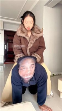 【调教视频】【极品道人】骑马抽耳光踩踏 JS251210-11