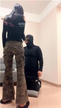 【调教视频】【涵涵】连环抽耳光-香水控制 bf59313