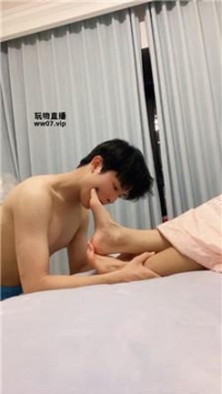 【调教视频】【软软】睡前玉足狂舔 JS250504-28