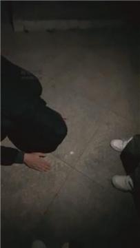 【调教视频】【小渔】双S-户外-强迫舔小白鞋/耳光/棉袜气味辱 JS250102-31