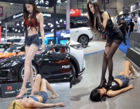 【段子先生】 车展合影-女女版 YC-260417-3