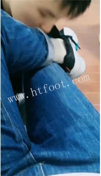 ZB2653【甜音】闻舔超臭白袜裸足骑脖犬化66分钟