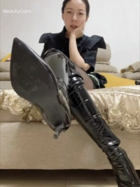 【彼岸花】靴子羞辱诱惑榨金，榨干全家 YC-231206-5