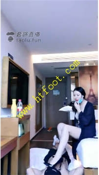 TL22578 国民大大】情侣系列暴力踩踏把舌吻前男友调成狗32分钟