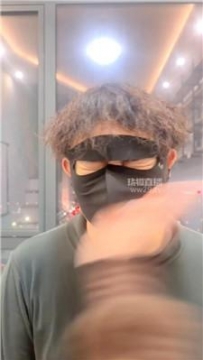 【调教视频】【小雨大王】连环踢裆专场【完整版】 JS260323-21