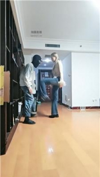 【调教视频】【素人开发】踩踏踢踹-掐脖坐脸窒息 bf59188
