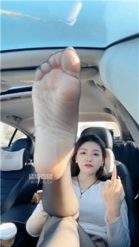 【第一视角】【漫音】滚进来伺候妈妈脚    251119-17