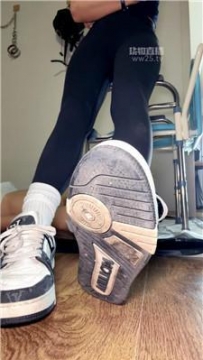 【调教视频】【may老师】运动鞋白袜玩贱奴 JS260314-14