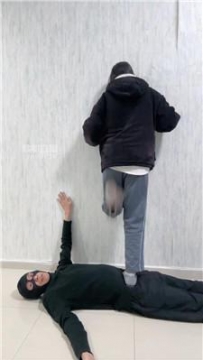 【调教视频】【猴歌】素人S-脏鞋踢踹踩踏 JS251120-12