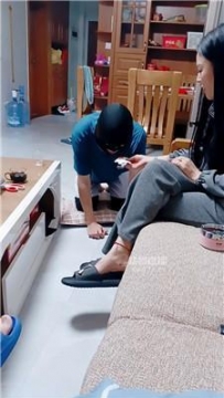 【调教视频】【路西法夫妻主】绿帽狗奴下跪伺候 JS260331-40