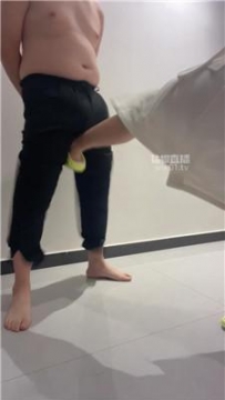 【调教视频】【情侣s】踢裆-臭脚丫狂舔 JS251008-39