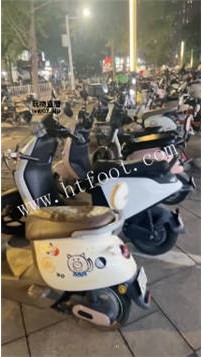 ZB5793 刘二狗】户外开发搭讪45分钟