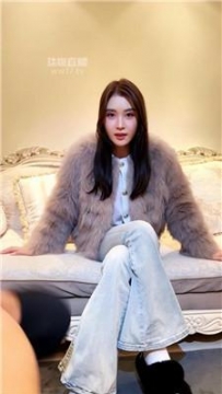 【调教视频】【木万】原味白袜脚下喂食 bf60149