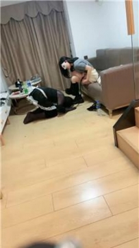【调教视频】【蜜蜂00后情侣主】骑马狗爬/长靴踩踏 JS250104-39