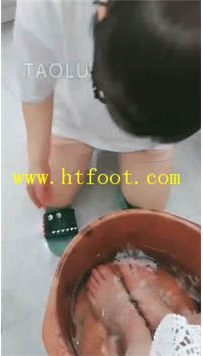 NNTL28516 清见】母狗日常舔脚圣水45分钟