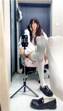 【第一视角】【小懿】反差甜妹白丝盯炸    251220-32