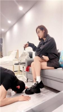 【调教视频】【怡宝s】小皮鞋白袜羞辱玩虐 bf61385