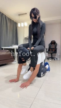 ZB10482 卡莎女帝-踢裆踩踏钻胯39分钟