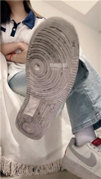 【第一视角】【小渔】香水白袜牛仔裤炸    251001-25