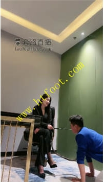 TL33690 简一】办公桌牢笼喂圣水60分钟