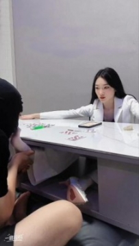 初柒臭丝脚女教师白丝高跟踩踏学生闻舔脚-女教师仿岛国剧情职业装调教 YC-220710-3