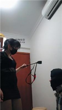 【调教视频】【思纯】高跟网袜踩虐/鞭打转胯 bf48579