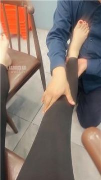 【调教视频】【广州楚楚】户外餐厅处刑骚贱奴 JS251224-27