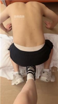 【调教视频】【野莳一】小皮鞋白袜踩-脚喂酸奶 JS250817-22