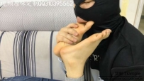 12041 江南倩儿——倩儿看电视舔裸足