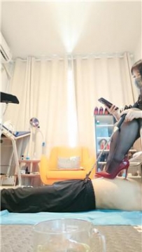 【调教视频】【魅影】高跟碾压踩脚垫 JS250728-5